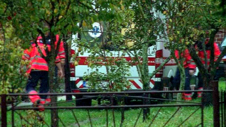 sanitka so záchranármi