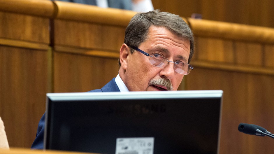 Pavol Paška v parlamente - mimoriadna schôdza na odvolávanie Fica