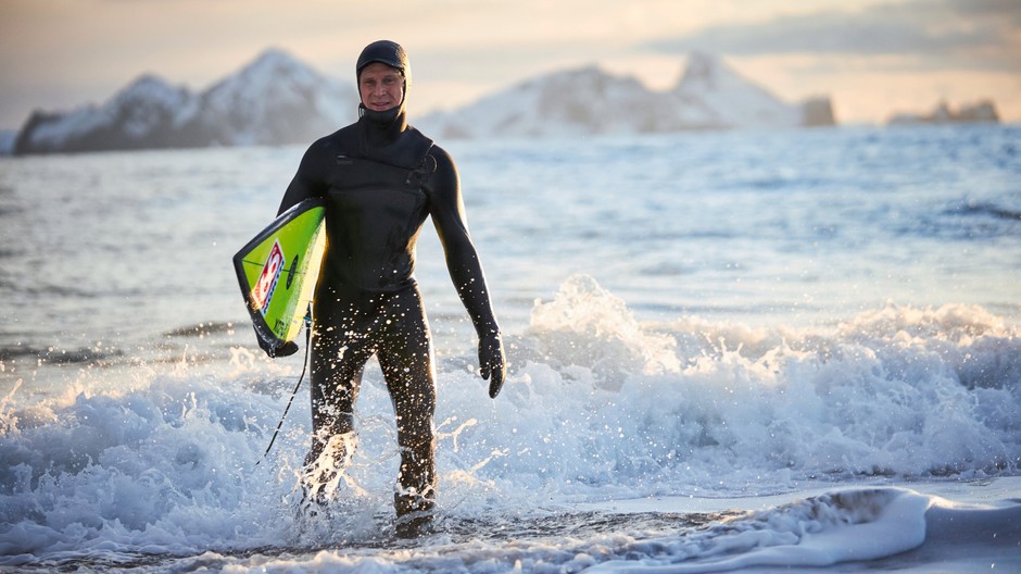 Profesionálny surfista Heidar Logi