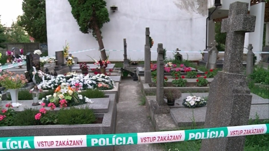 Na cintoríne ho zabil náhrobný kameň
