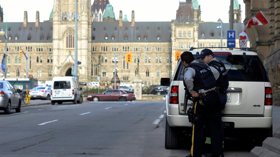 Ottawa - streľba v parlamente a pri vojenskom pomníku 4