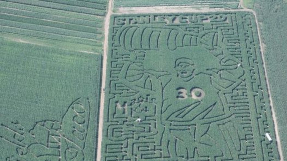 bludisko na pocest vitaza Stanley Cupu, Bostonu Bruins