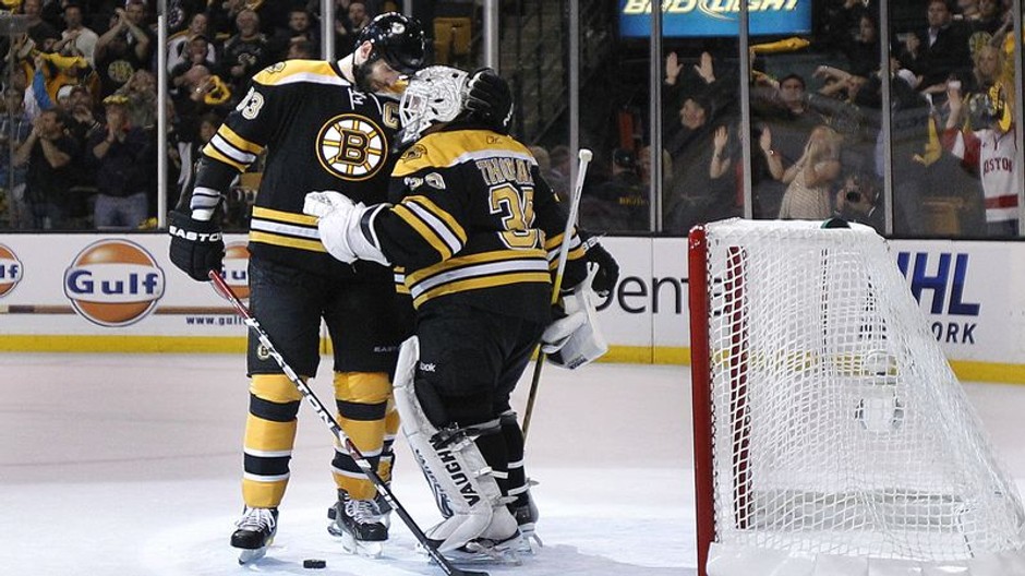 Chára s brankárom Thomasom