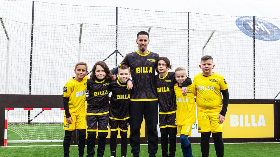 Futbal v meste_1_ambasádor Marek Hamšík s hráčmi