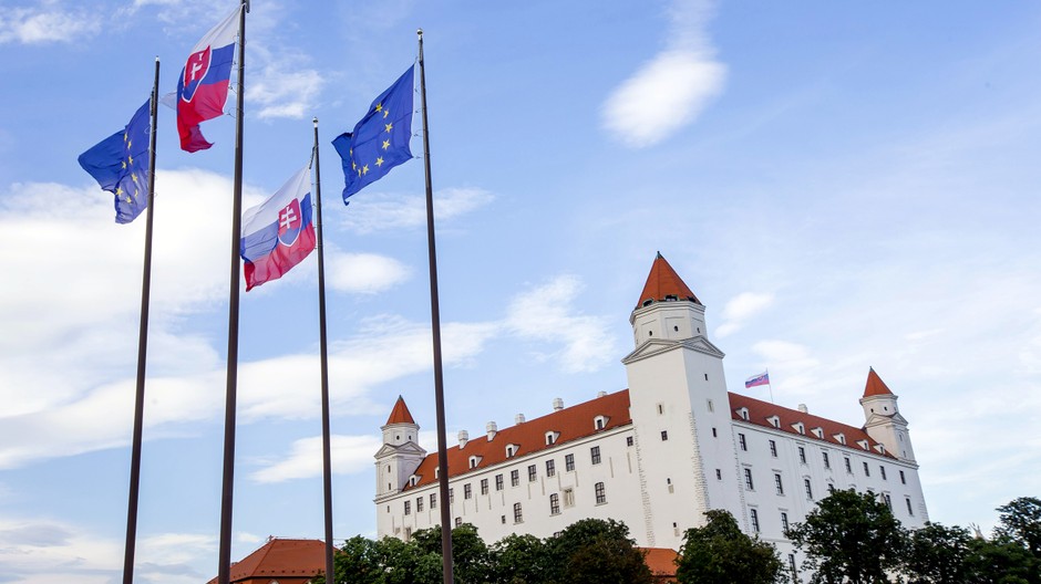 hrad, vlajky, slovensko, eu