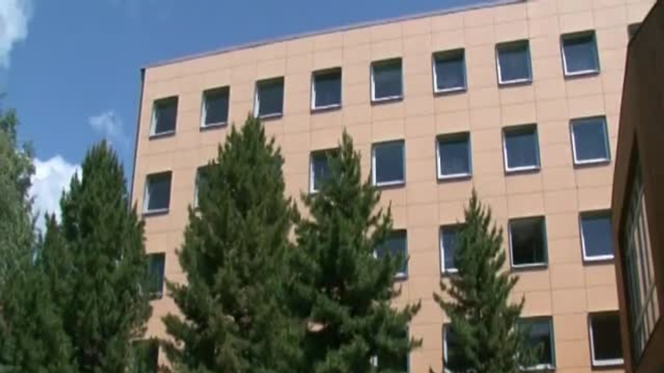 Problém na úrade práce. Niektorí pracovníci hovoria o šikane, riaditeľka to popiera