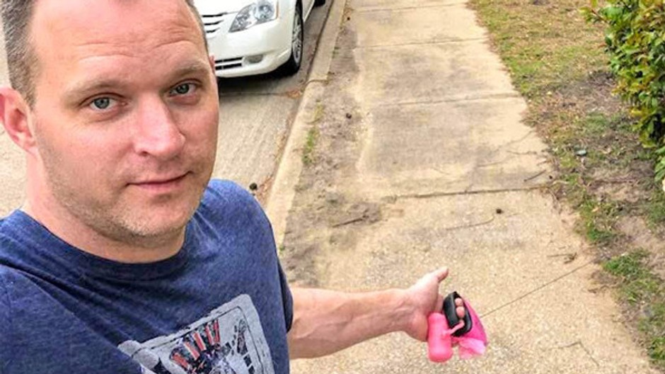 chlap v domacnosti cover