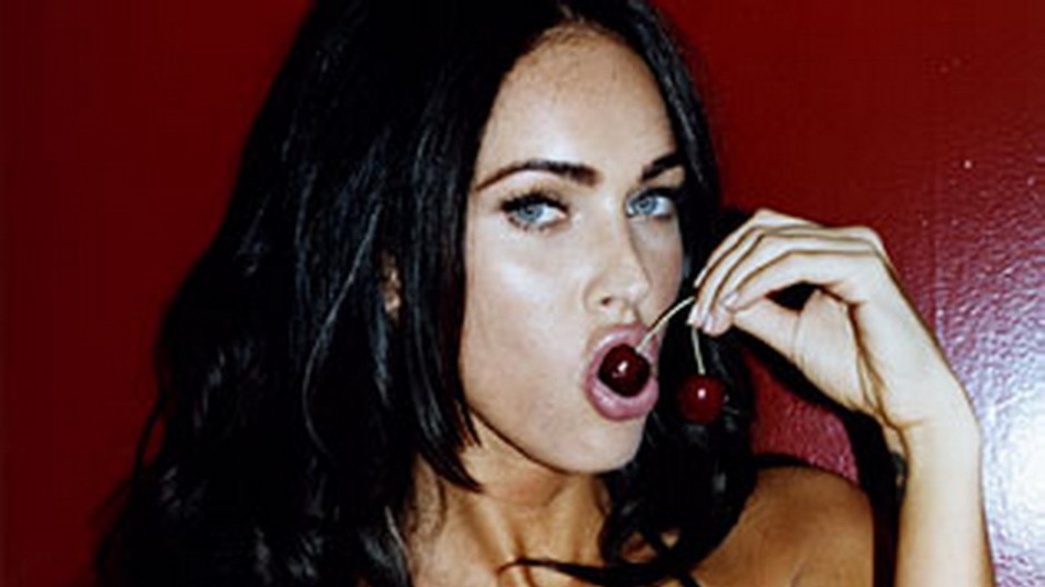 Megan Fox tvár s čerešňou