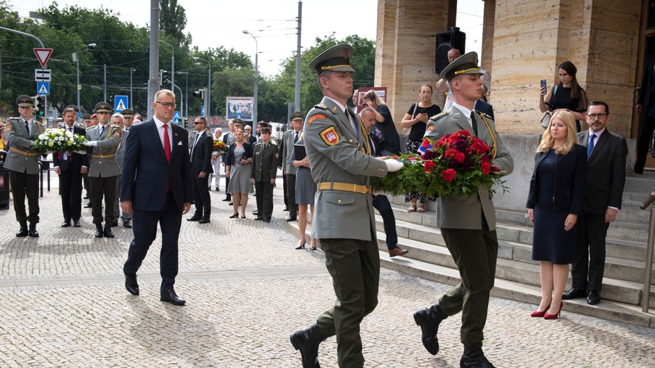 Predstavitelia štátu si v Bratislave pripomenuli výročie okupácie Československa