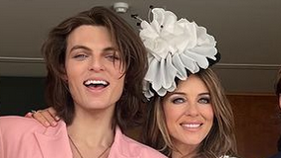Damian Hurley s mamou Elizabeth