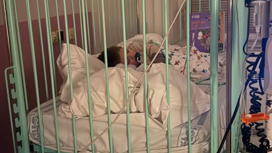 Perkausovej syn v nemocnici