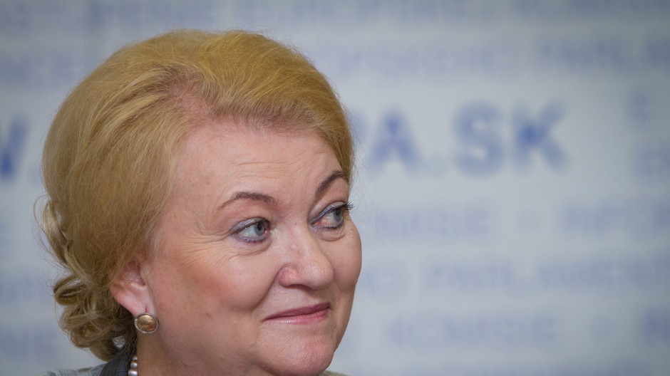 coverkomentár Anna Záborská 