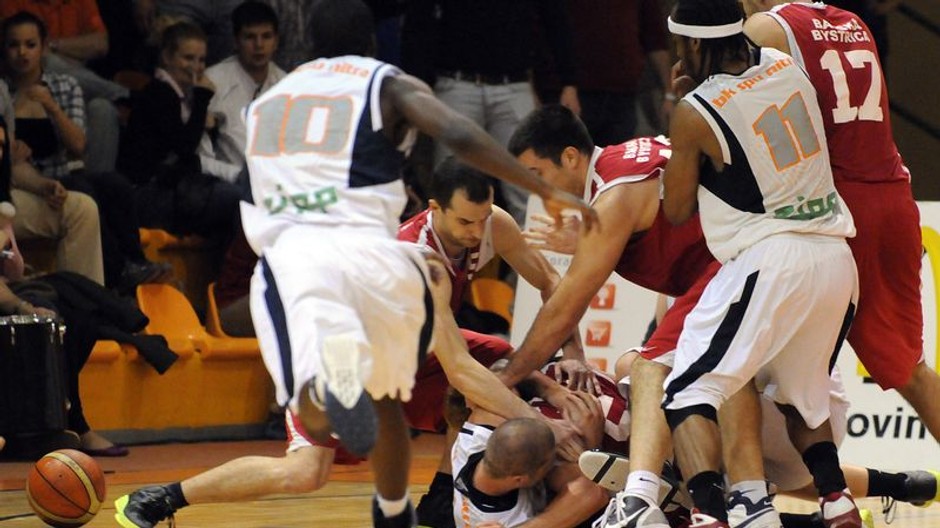 Play-off, Nitra-B.Bystrica basketbal