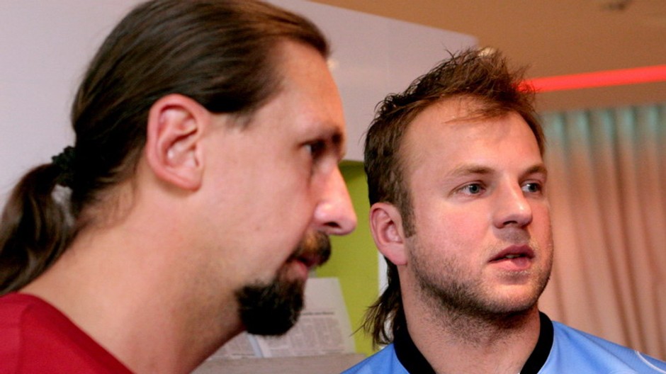 Hokejista Róbert Döme a tréner Slovana Bratislava Zdeno Cíger. 