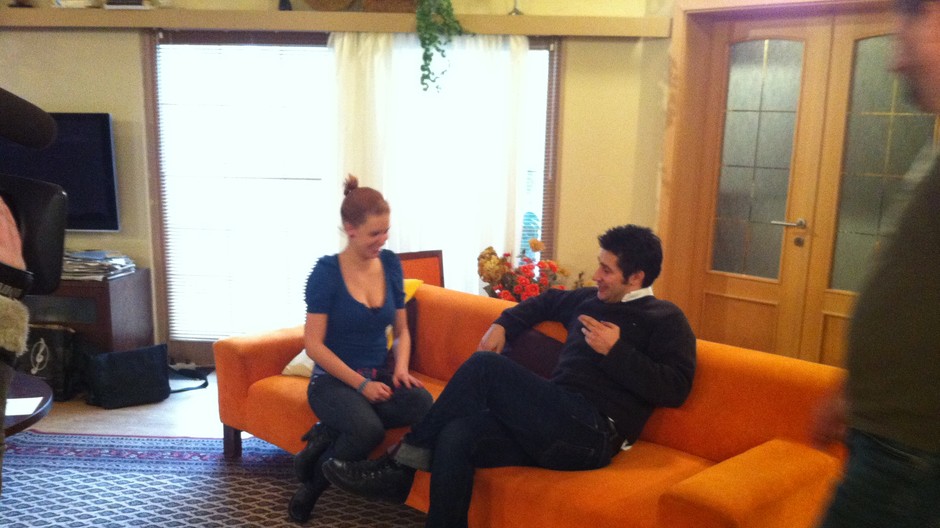 Ani po sviatkoch sa v našej televízii nezaháľa. Aj tvorcovia zabavných programov už naplno rozbehli svoju tvorbu, čoho dôkazom bol aj dnešný kasting do pripravovaného seriálu.

Nový komediálny seriál je zatiaľ v štádiu príprav a režisér Karol Vosátko hľ