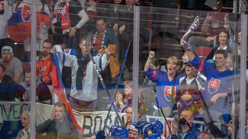 hokej fanúšikovia il