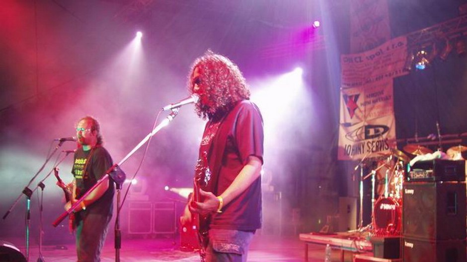 horkyze slize koncert dvaja na javisku