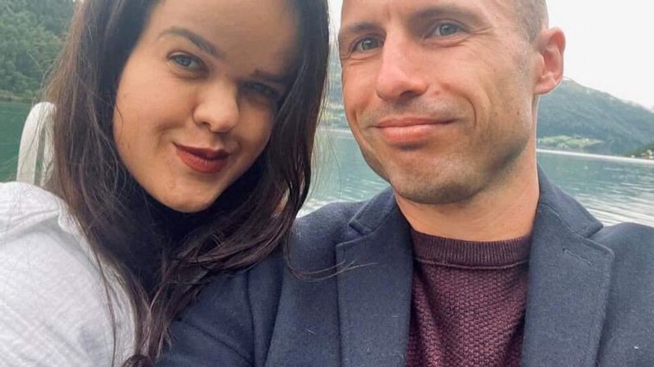 dvojica s výškovým rozdielom