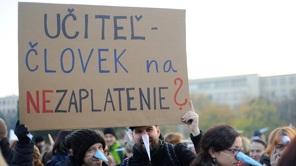 štrajk učiteľov transparent