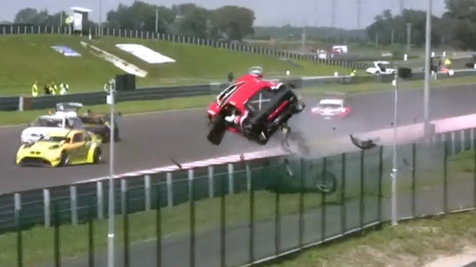 nehoda Ferrari na okruhu Slovakia Ring