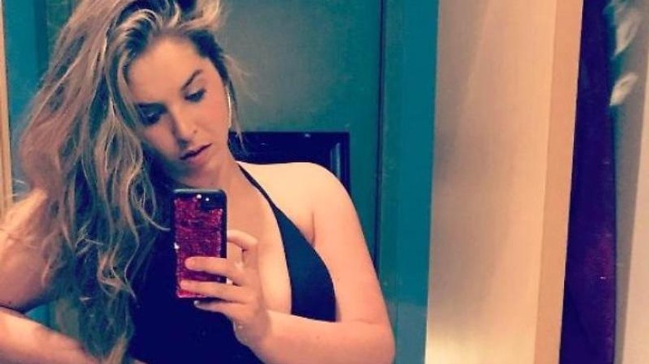 žena so širokými bokmi