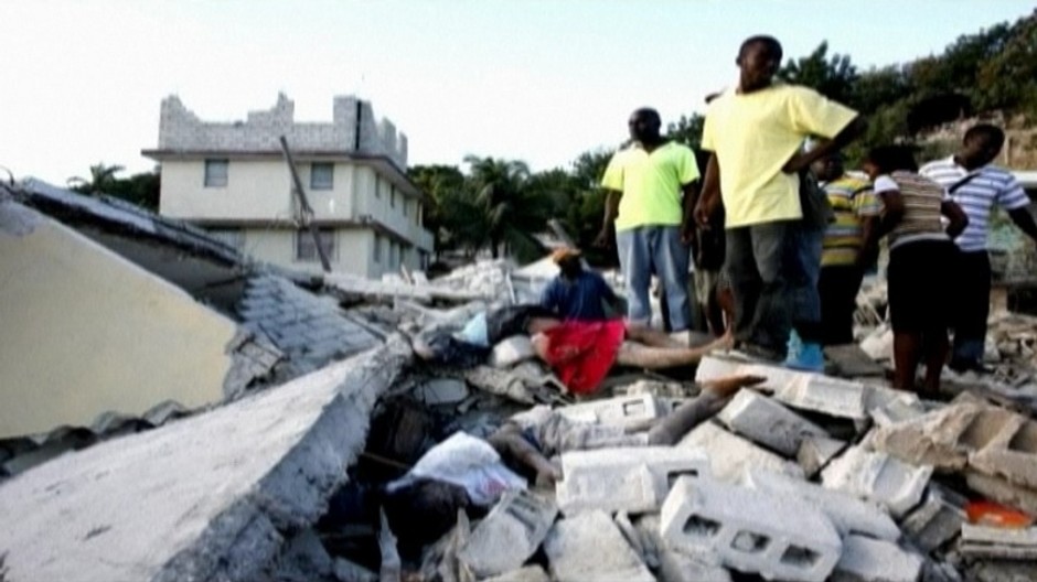 Zemetrasenie Haiti ľudia zrutené domy