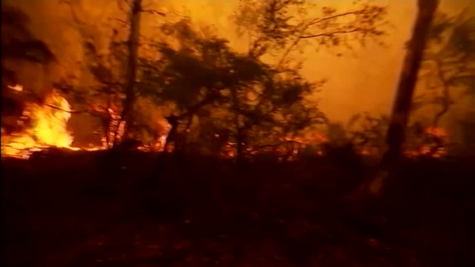 Austrália v plameňoch. Na východe krajiny horí približne 150 ohnísk