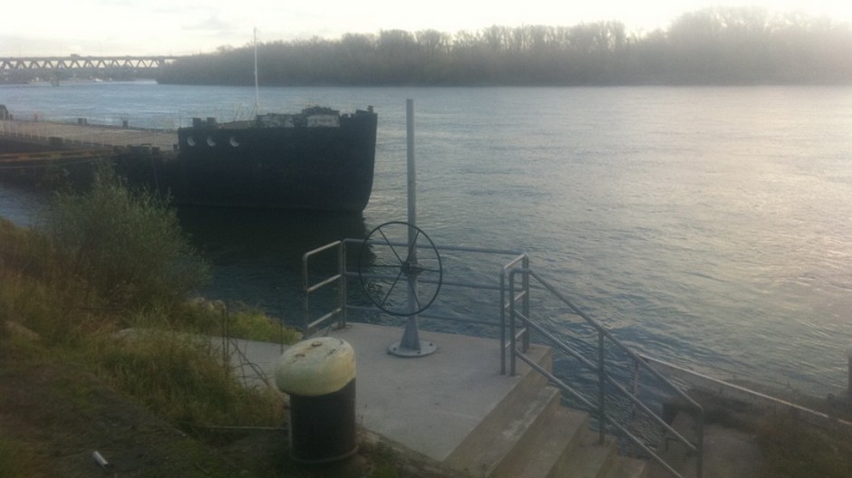 stop kšeftovaniu s naftou na Dunaji