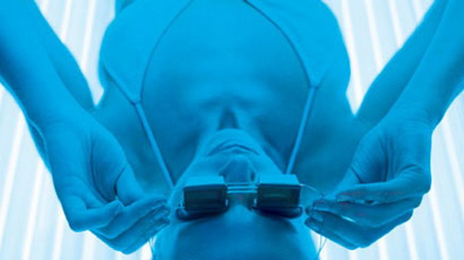 solarium-zena s okuliarmi