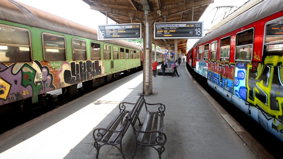 vlaky nástupište Bratislava