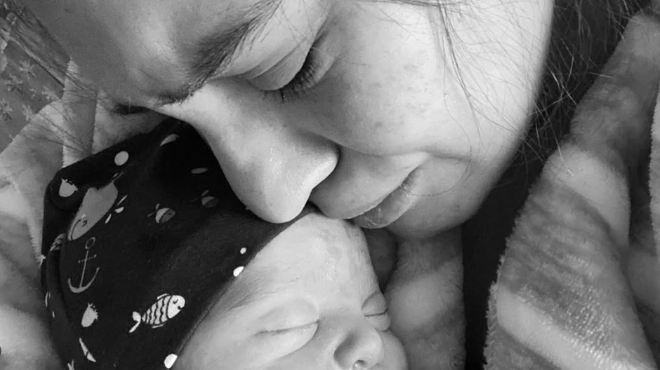 Sara Affasova so zosnulym syncekom