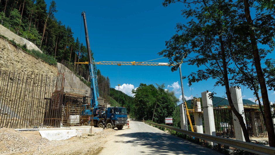 Považský Chlmec žeriav ilustračné foto