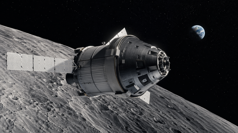 Orion nad Mesiacom v pozadí so Zemou.