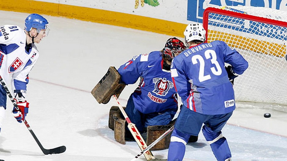 Hossa sa pozerá ako Slovincom padá gól