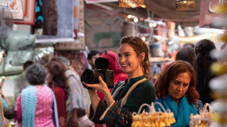 Lily James, Čo s tým láska