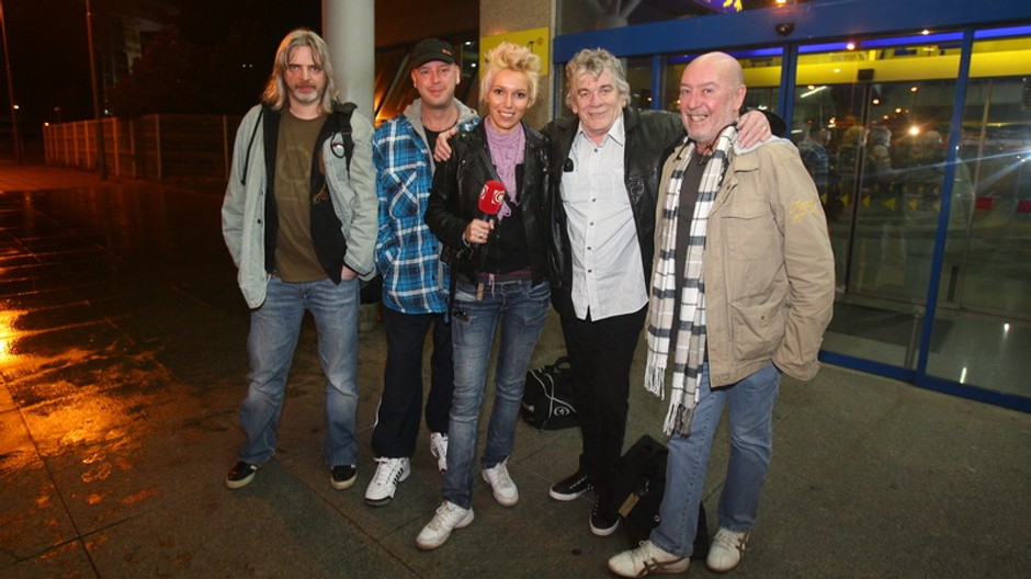 Nazareth na Slovensku, turné s Desmod, Hinková 