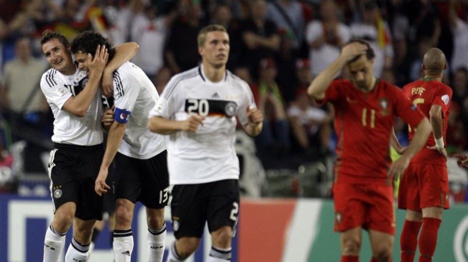 Radosť Nemcov po víťaznom góle Ballacka