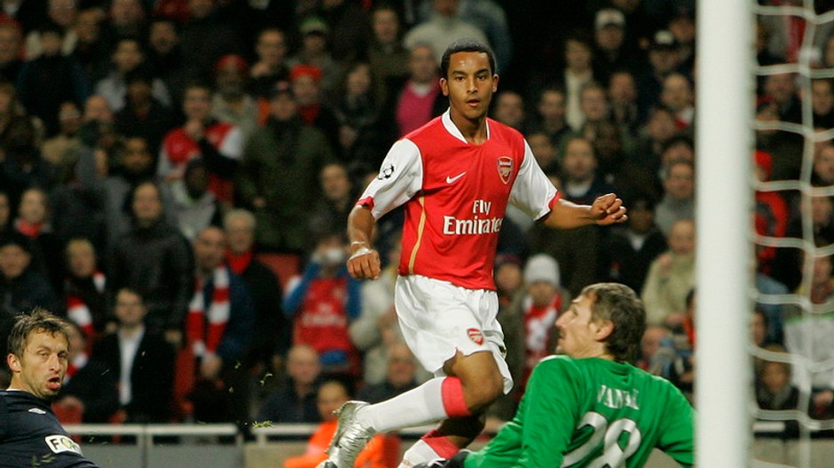 LM: Arsenal - Slávia 7:0, Theo Walcott dáva svoj druhý gól, 23.10.2007