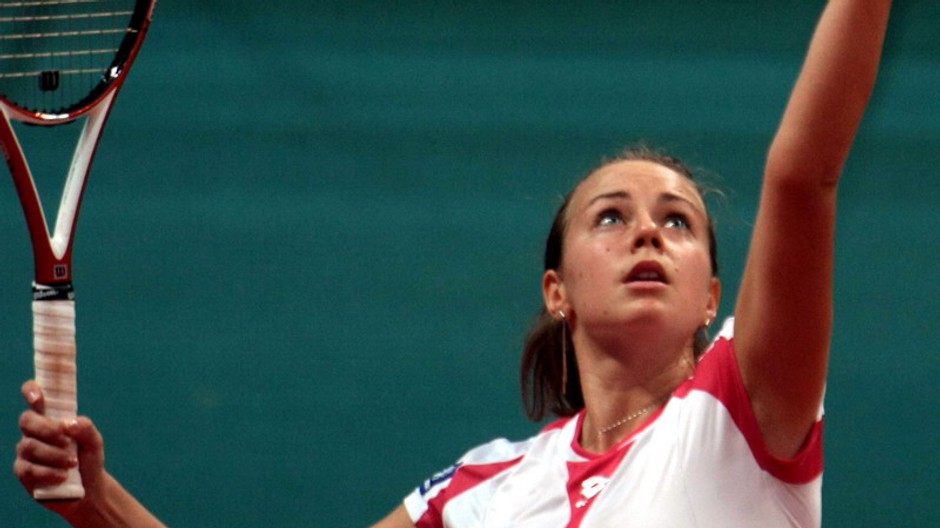 Kristína Kučová pri podávaní