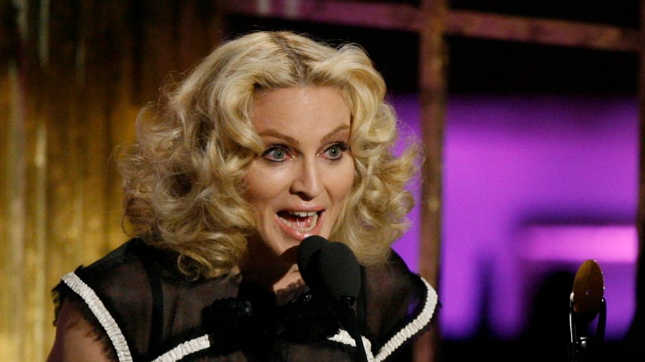 madonna s vypulenymi ocami