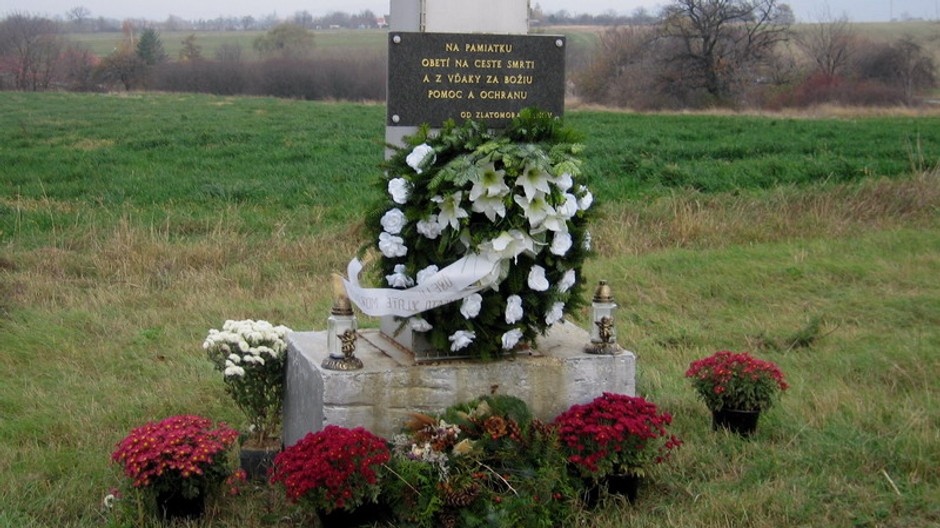 pamatnik cesta smrti obete nehod zlate moravce