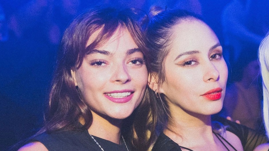 Christy Giles a Hilda Marcela Cabrales-Arzola