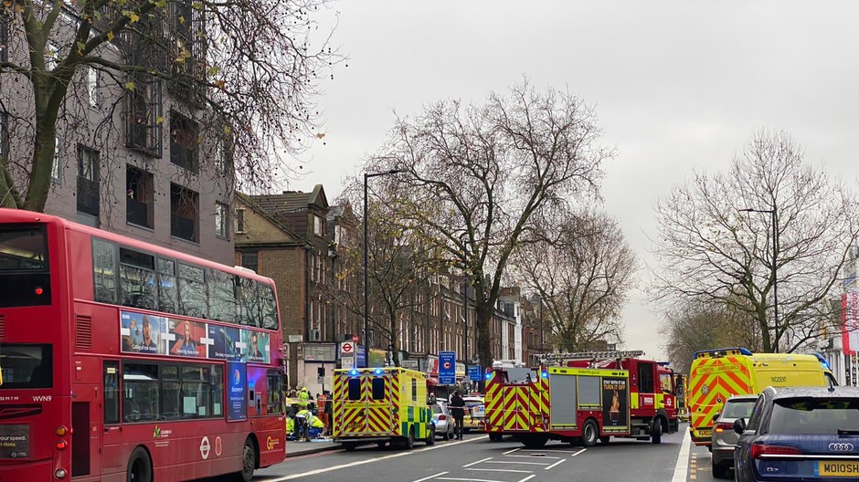 Londýn - auto narazilo do ľudí