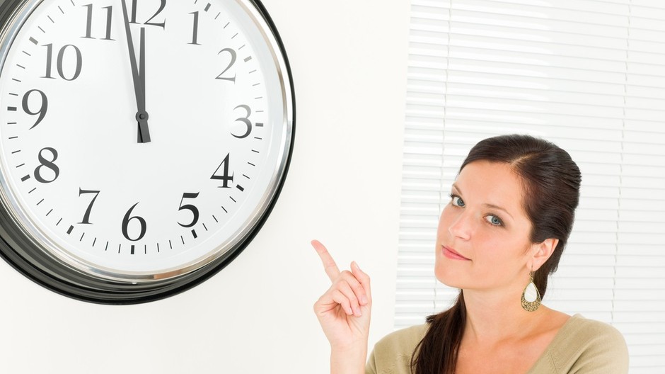 žena, hodiny, ilustračné foto .jpg