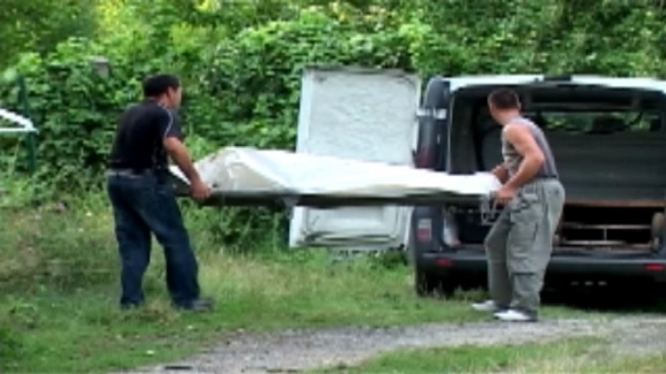 mrtvola biely igelit