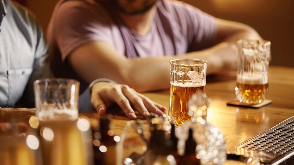 closeup-pints-beer-bar