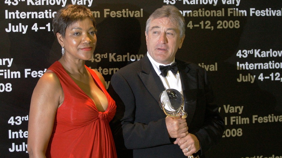 robert de niro manzelka zlaty globus