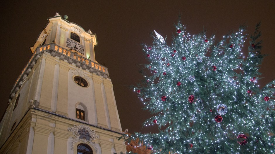 Bratislava rozsvietenie vianočného stromčeka 