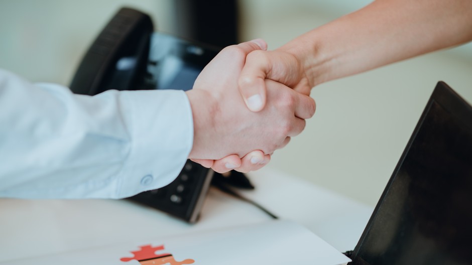 Ako si rozumne požičať peniaze z banky bez skrytých poplatkov?