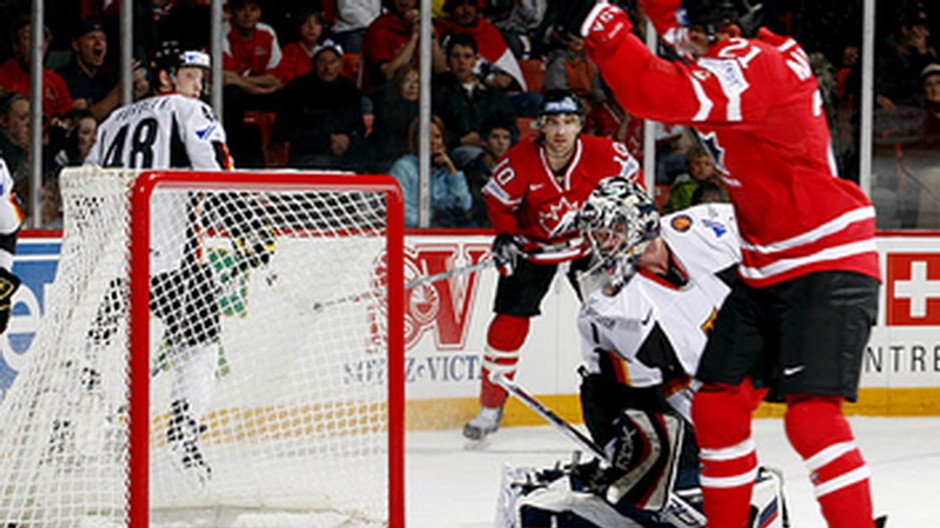 Kanada dáva gól Nemecku